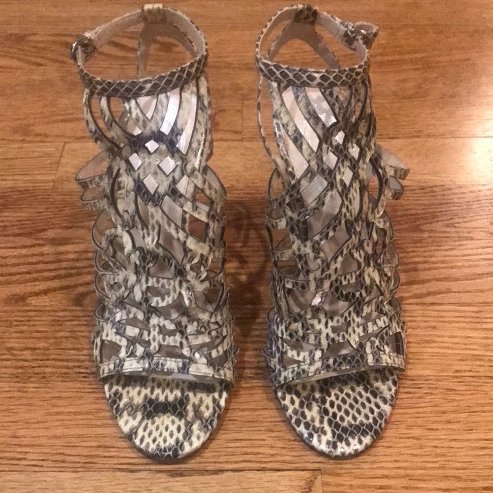 Women Elie Tahari Sandals